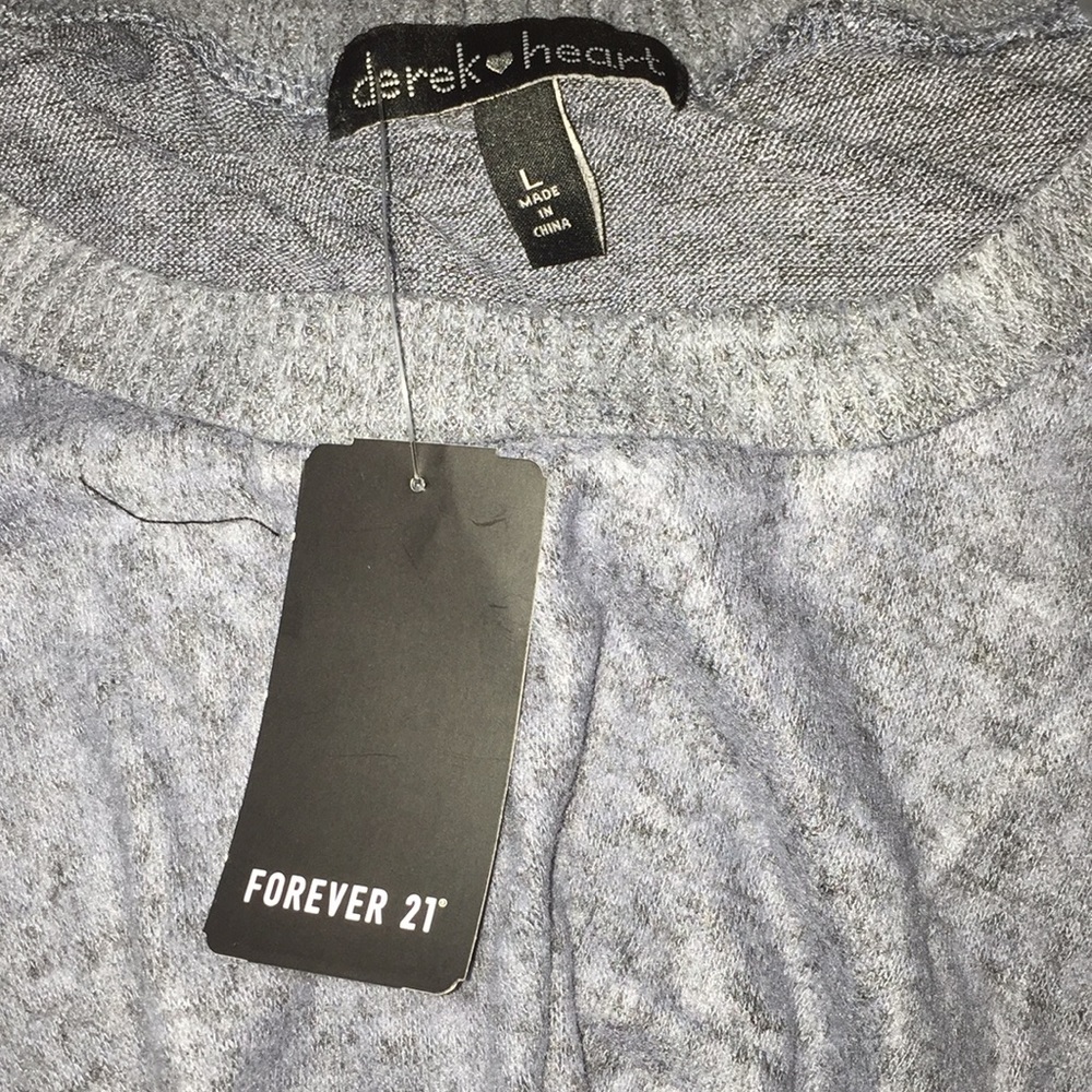 💖NWT!! MARLED TWIST-FRONT TOP - Picture 7 of 7